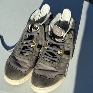 Y-3 by Yohji Yamamoto Men's Courtside Hi Tops in Size US 10.5